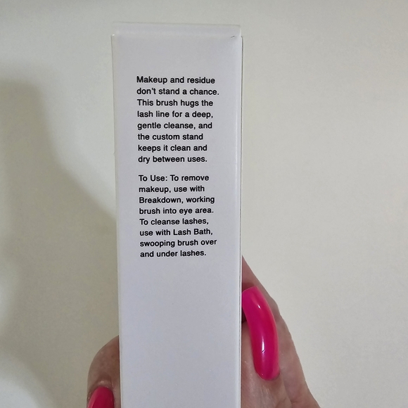 CLEAN SWOOP BORBOLETA EYELASH CLEANING BRUSH - Picture 5 of 8